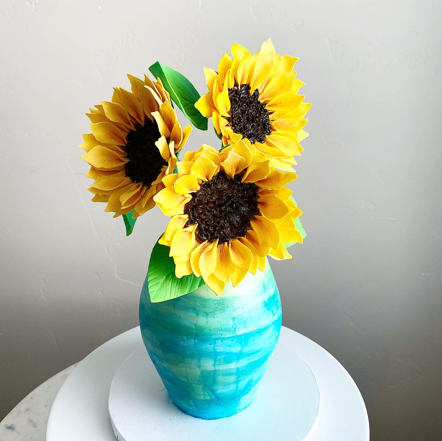 Sugar Sunflowers in a Vase Cake
